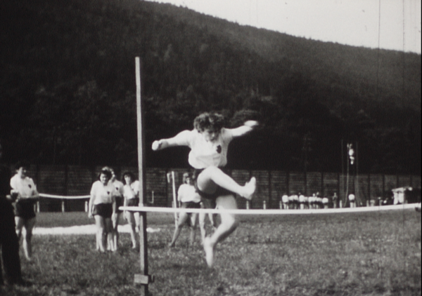 Sportive dans le film amateur © MIRA